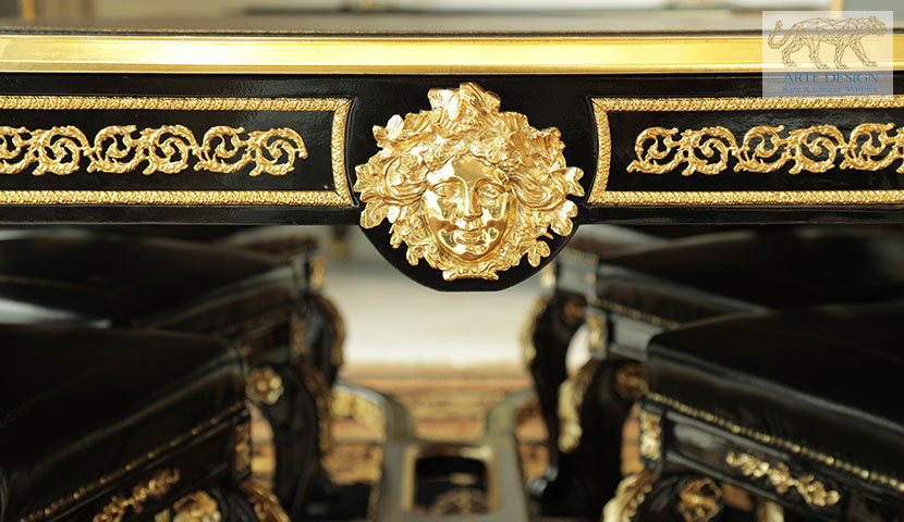 میز مدیریتی ورساچه